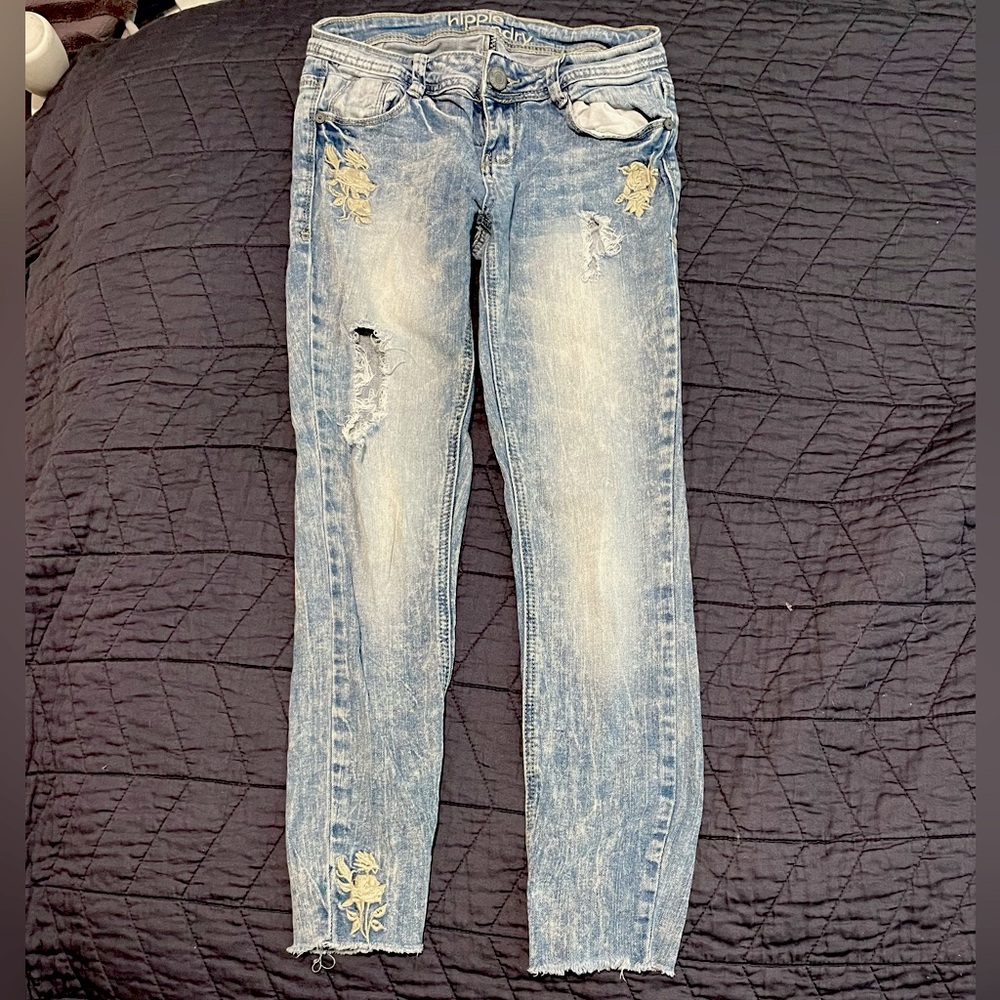 Low Rise Ripped Skinny Jeans
